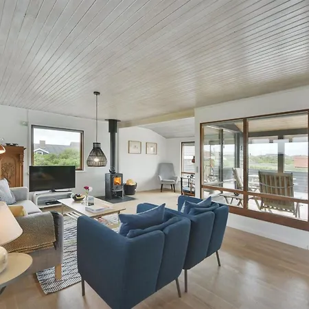 Leleks - 200m From The Sea By Interhome