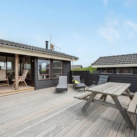 Leleks - 200m From The Sea By Interhome Feriehus *